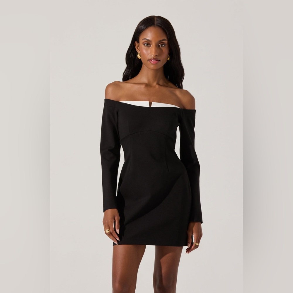 ASTR Off-Shoulder Contrast Mini Dress